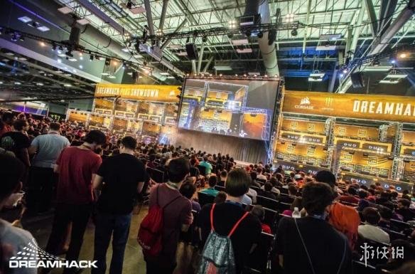 媒体和球迷 媒体和球迷