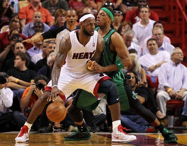 她计划通过 她计划通过