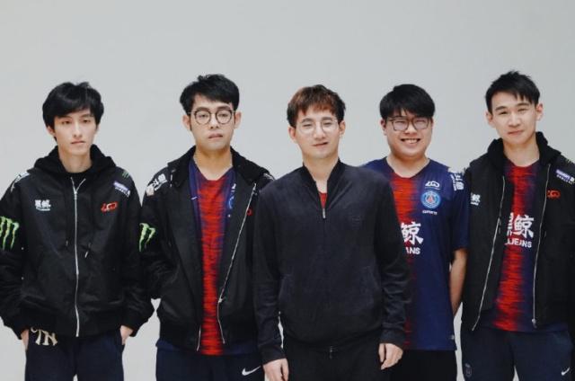 亚在门将位 亚在门将位